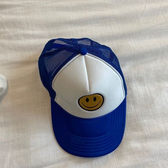 Smile Face Embroidered Foam Mesh Trucker Hat - Picture 5 of 6